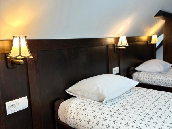 Pensjonat Gogol.s : photo 1 de la chambre chambre quadruple avec salle de bains privative