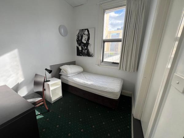 Wallaby Backpackers Hostel Perth - note - Valid passport required to check in - : photo 1 de la chambre chambre simple avec salle de bains privative
