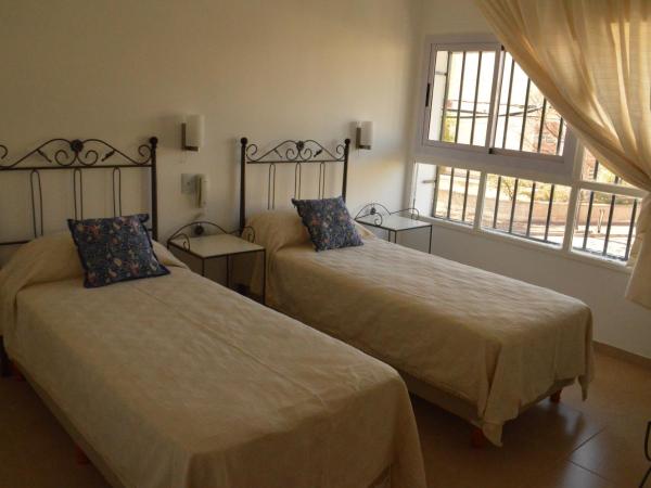 Faro del Parque : photo 7 de la chambre chambre lits jumeaux avec salle de bains