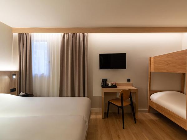 Grand Hôtel De La Seine : photo 2 de la chambre chambre quadruple