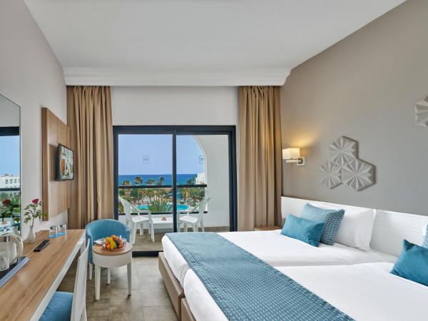 Nozha Beach Resort & Spa : photo 1 de la chambre chambre double - vue sur mer