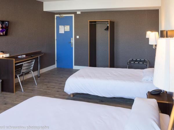 Hôtel de la Vendée : photo 2 de la chambre chambre triple premium