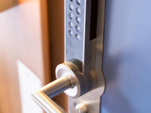 Hôtel de la Vendée : photo 4 de la chambre petite chambre (1 personne)