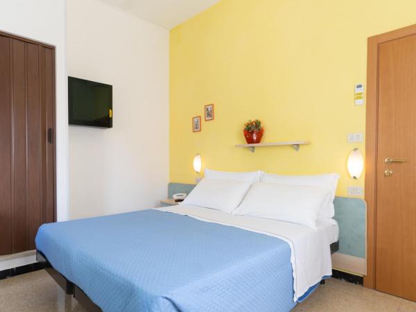 Hotel Villa Ersilia Rimini B&B : photo 1 de la chambre chambre double ou lits jumeaux