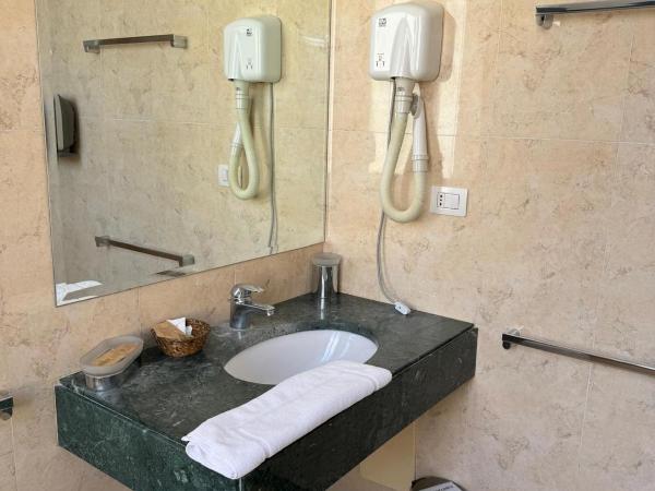 Residence gli Angioini srl : photo 7 de la chambre studio - vue sur mer