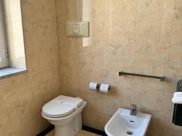 Residence gli Angioini srl : photo 8 de la chambre studio - vue sur mer