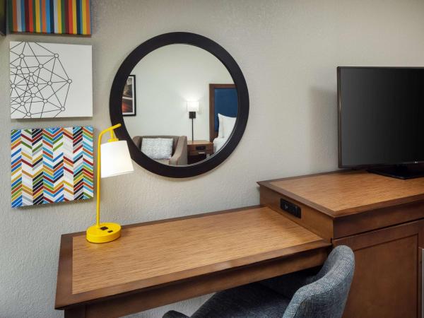 Hampton Inn Atlanta-Northlake : photo 2 de la chambre chambre lit king-size - non-fumeurs