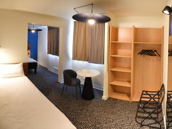 ibis Laval Le Relais D'Armor : photo 1 de la chambre deux chambres doubles adjacentes