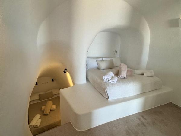 Spitia Santorini Villa Collection : photo 3 de la chambre maison troglodyte du pêcheur