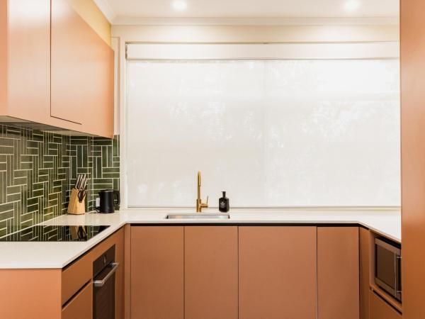 Statesman Hotel : photo 7 de la chambre cabinet queen and sofa