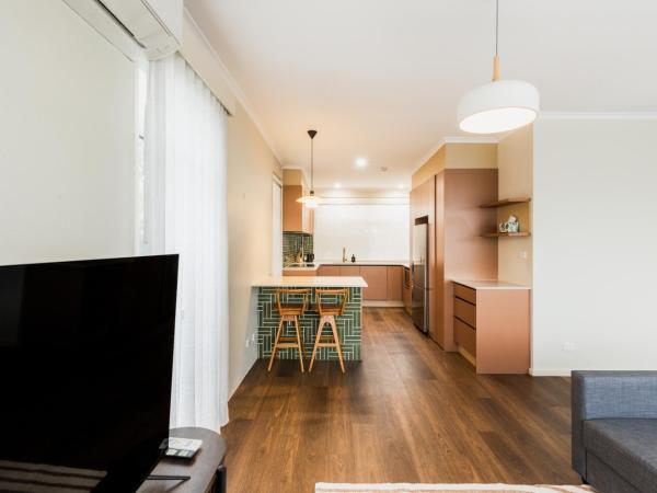 Statesman Hotel : photo 6 de la chambre cabinet queen and sofa