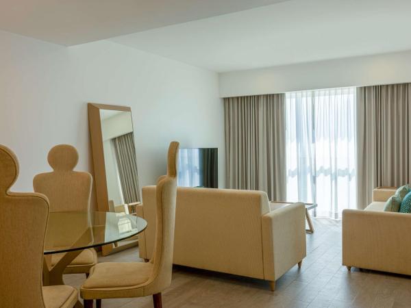 DoubleTree by Hilton Mazatlan, SIN : photo 7 de la chambre suite 1 chambre lit queen-size avec canapé-lit