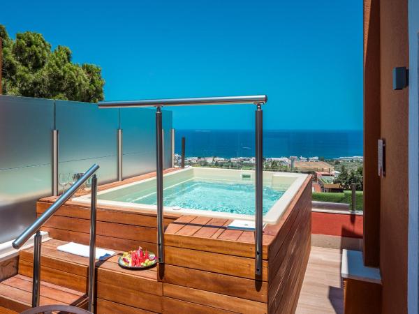Esperides Resort Crete, The Authentic Experience : photo 3 de la chambre suite 2 chambres deluxe avec jacuzzi extérieur - vue sur mer