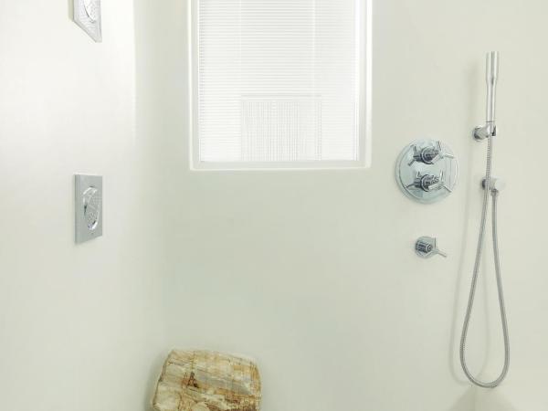 Mykonos Bay Resort & Villas : photo 3 de la chambre chambre double de luxe avec jacuzzi extérieur - vue partielle sur mer