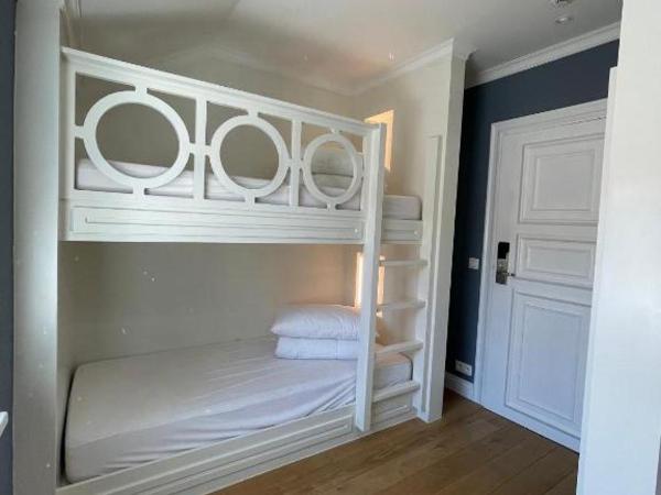 Hostel Lybeer Private Rooms just for two! : photo 2 de la chambre lit dans dortoir pour femmes de 4 lits