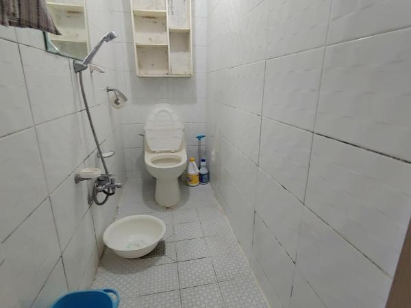 White House Seoul : photo 3 de la chambre chambre simple avec toilettes et douche communes
