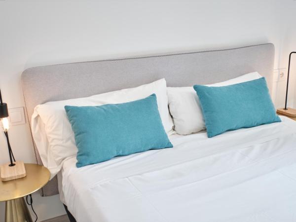 Hotel Pombal Rooms : photo 4 de la chambre chambre double ou lits jumeaux supérieure avec vue sur ville