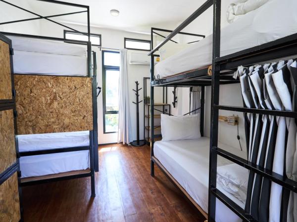 Sherloft Home & Hostel : photo 5 de la chambre lit dans un dortoir de 4 lits