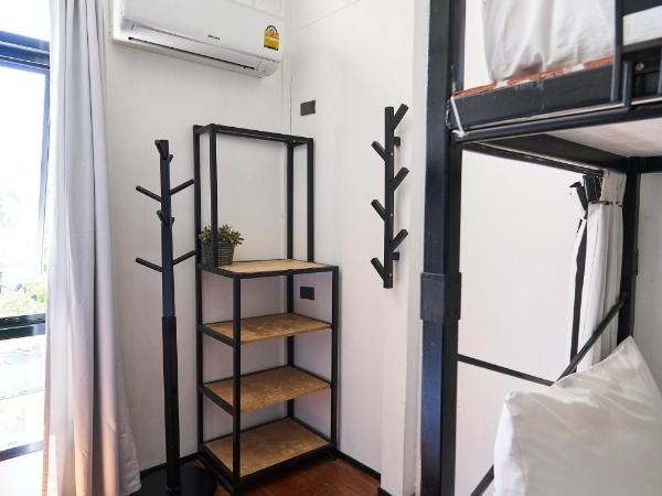 Sherloft Home & Hostel : photo 8 de la chambre lit dans un dortoir de 4 lits