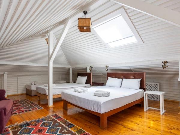 Atelya Art Hotel : photo 1 de la chambre chambre familiale avec balcon