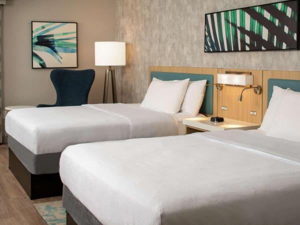 Hilton Garden Inn Orlando Airport : photo 1 de la chambre chambre avec 2 grands lits queen-size