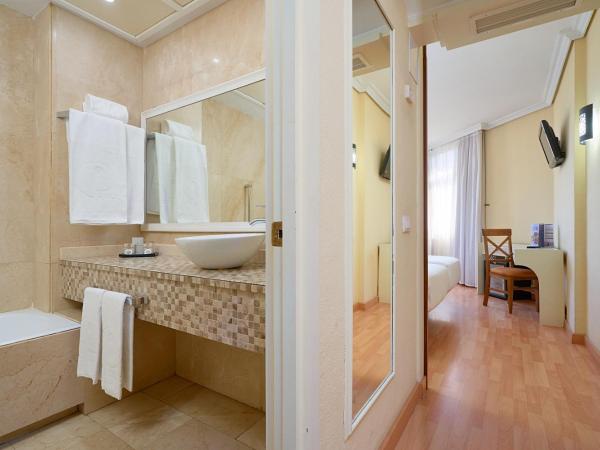 Hotel Pasarela : photo 4 de la chambre chambre double ou lits jumeaux