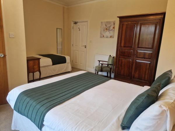 The Newlands : photo 6 de la chambre chambre triple avec douche