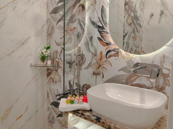 Hotel Sarang Palace - Boutique Stays : photo 10 de la chambre premier triple room with daybed