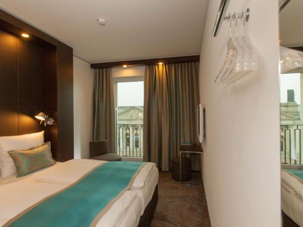 Motel One Berlin-Potsdamer Platz : photo 5 de la chambre chambre lit queen-size.
