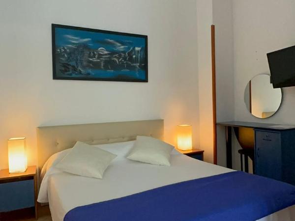 RESIDENCE LUPIAE : photo 1 de la chambre chambre lit king-size - accessible aux personnes à mobilité réduite