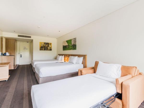 Crowne Plaza Canberra, an IHG Hotel : photo 6 de la chambre chambre premium avec 2 lits doubles