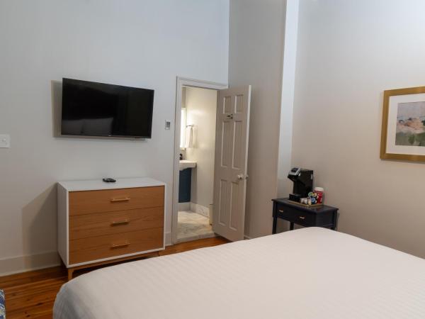 Inn on St. Ann, a French Quarter Guest Houses Property : photo 2 de la chambre chambre lit king-size deluxe