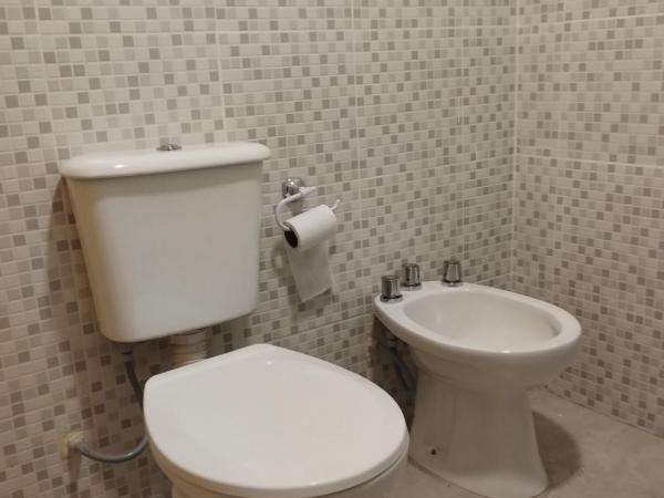 Casa Nuestra Hostal : photo 4 de la chambre chambre quadruple avec salle de bains privative