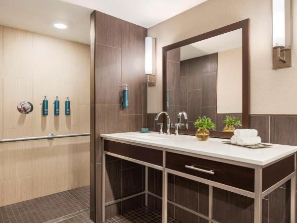 Hilton Philadelphia City Avenue : photo 6 de la chambre chambre double avec 2 lits doubles - accessible aux personnes à mobilité réduite