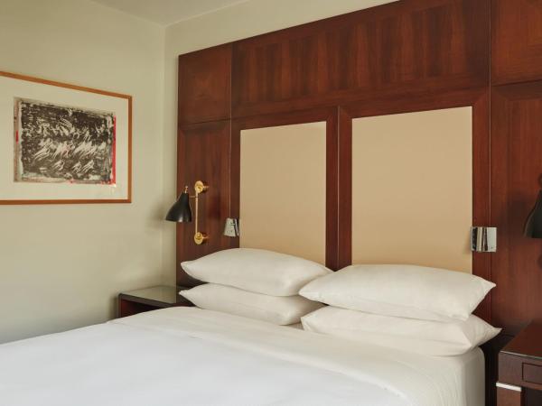 Hyatt Regency Nice Palais de la Méditerranée : photo 1 de la chambre chambre lit queen-size 