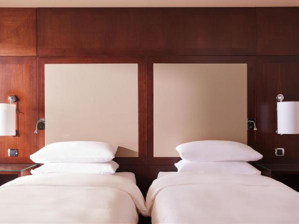 Hyatt Regency Nice Palais de la Méditerranée : photo 7 de la chambre chambre lits jumeaux - vue sur mer