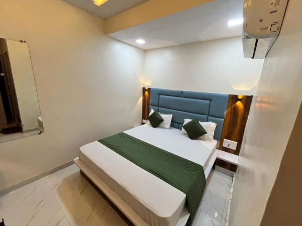 Hotel The Grand : photo 1 de la chambre chambre double standard