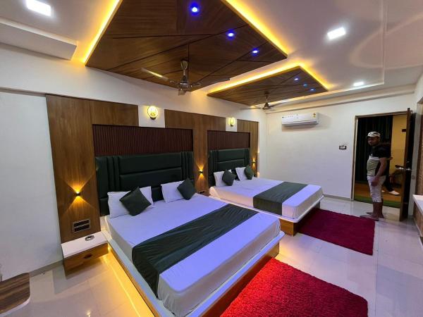 Hotel The Grand : photo 1 de la chambre chambre familiale