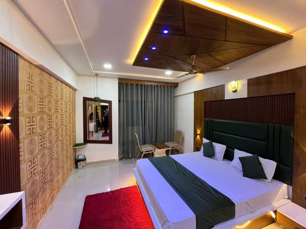 Hotel The Grand : photo 2 de la chambre chambre familiale