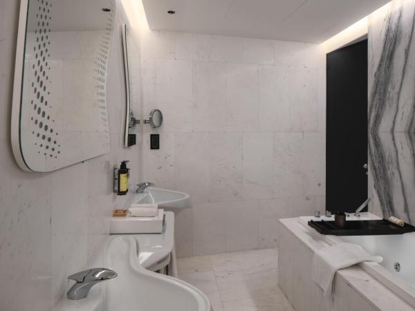 ME Dubai by Meliá : photo 5 de la chambre beyond me + suite with burj khalifa view and jacuzzi