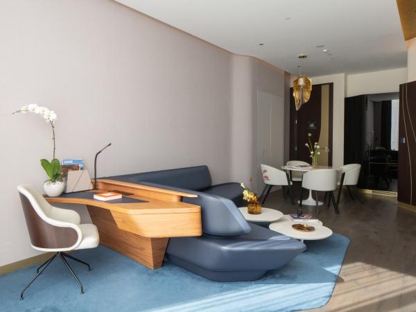 ME Dubai by Meliá : photo 6 de la chambre suite studio me avec jacuzzi