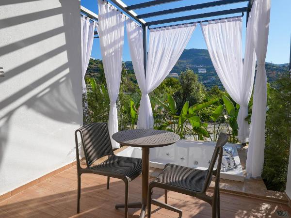 Ada Port Hotel Adults Only : photo 5 de la chambre double room with jacuzzi