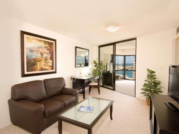Aston at the Executive Centre Hotel : photo 6 de la chambre suite with harbor/ocean view