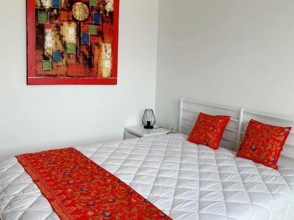 Waterfront one : photo 10 de la chambre chambre double avec terrasse