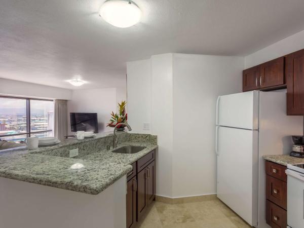 Aston at the Executive Centre Hotel : photo 5 de la chambre one-bedroom suite with harbor/ocean view