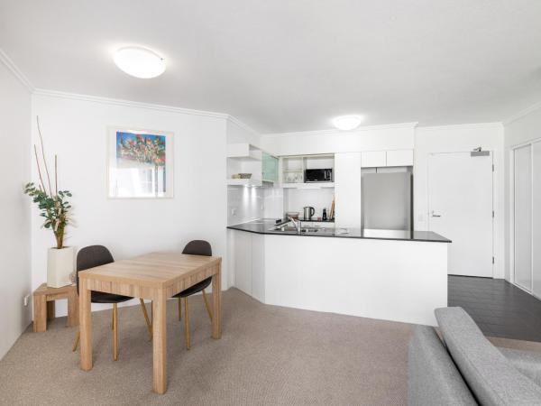 South bank Serviced Apartments : photo 8 de la chambre studio avec balcon 