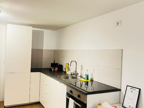 OneLuxStay near Fashion District : photo 2 de la chambre studio