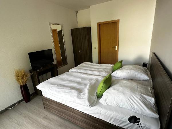 Messe Motel Laatzen : photo 1 de la chambre chambre double