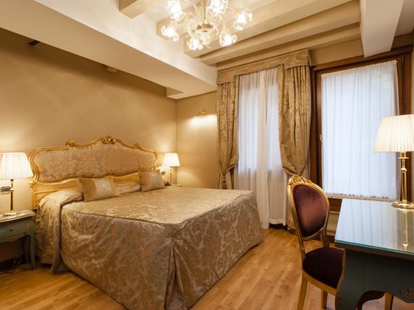 Hotel Al Ponte Mocenigo : photo 7 de la chambre chambre double ou lits jumeaux supérieure
