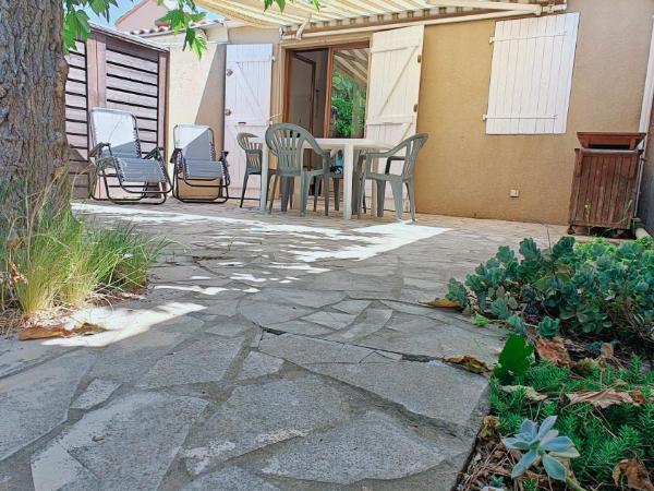 pavillon 40m2, 2 Chambres, 1 salon cuisine, 1sdb : photo 7 de la chambre studio familial